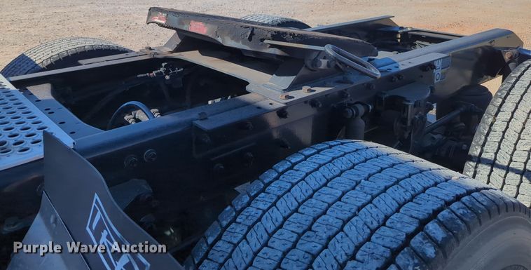 image for item OL9144 2019 Kenworth T680  semi truck