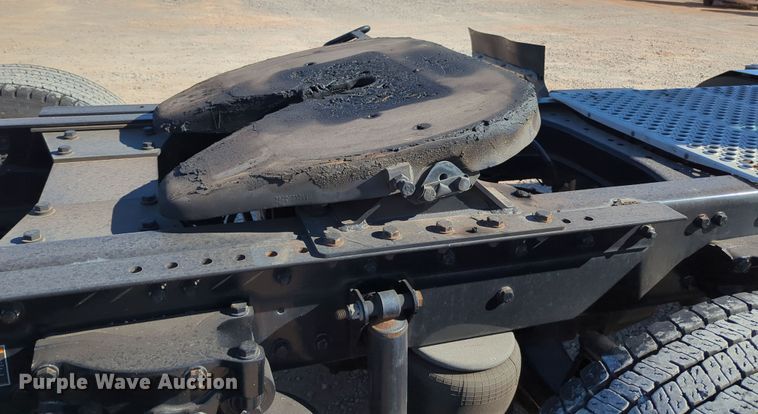 image for item OL9144 2019 Kenworth T680  semi truck