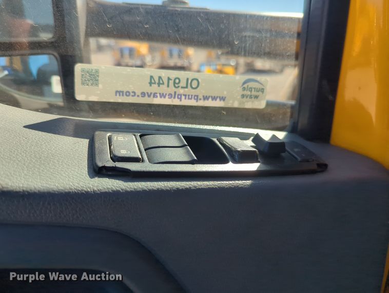 image for item OL9144 2019 Kenworth T680  semi truck