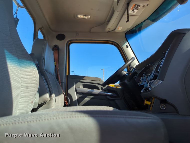 image for item OL9144 2019 Kenworth T680  semi truck