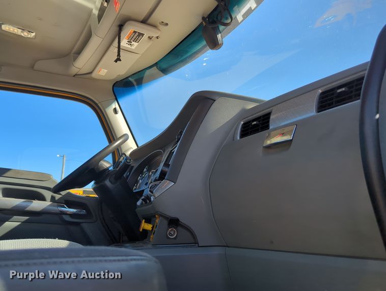 image for item OL9144 2019 Kenworth T680  semi truck