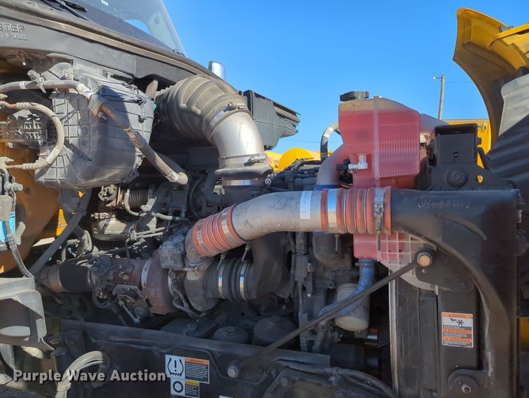 image for item OL9144 2019 Kenworth T680  semi truck