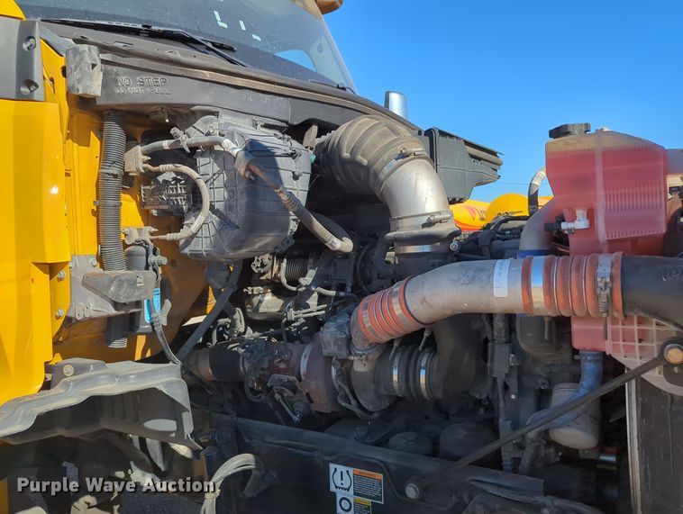 image for item OL9144 2019 Kenworth T680  semi truck