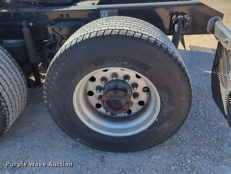 image for item OL9144 2019 Kenworth T680  semi truck