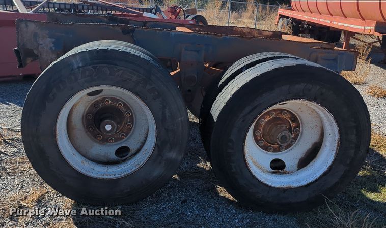 image for item OL9205 Tandem axle assembly