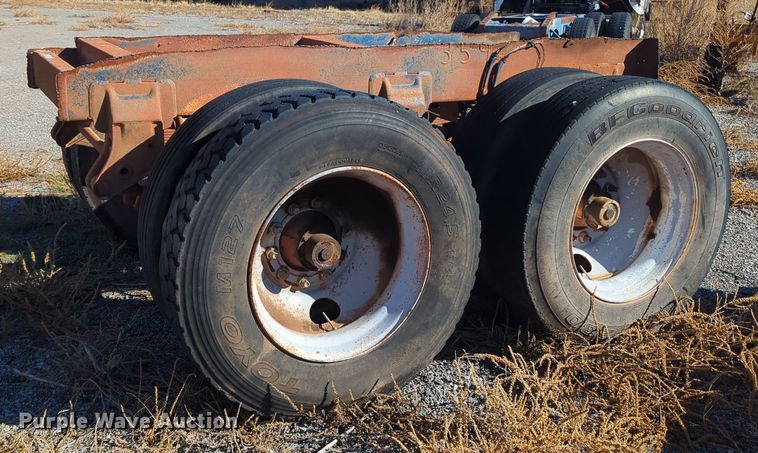 image for item OL9205 Tandem axle assembly