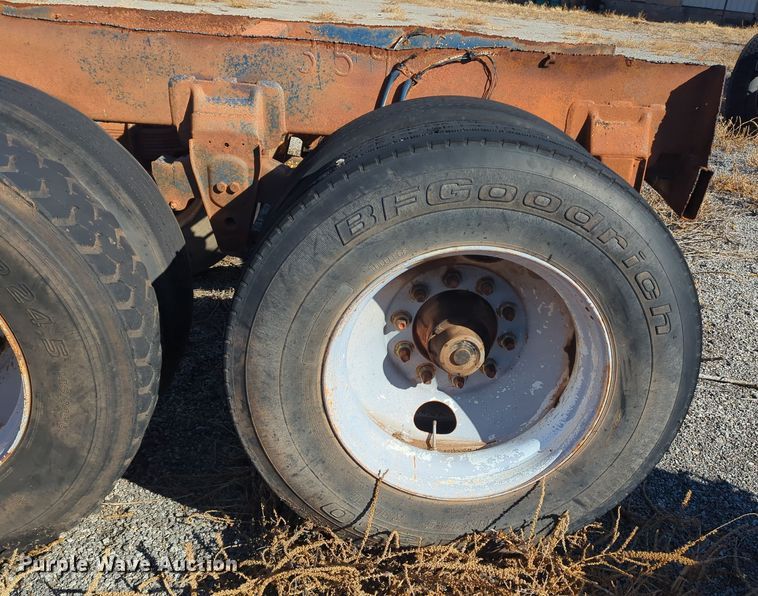 image for item OL9205 Tandem axle assembly