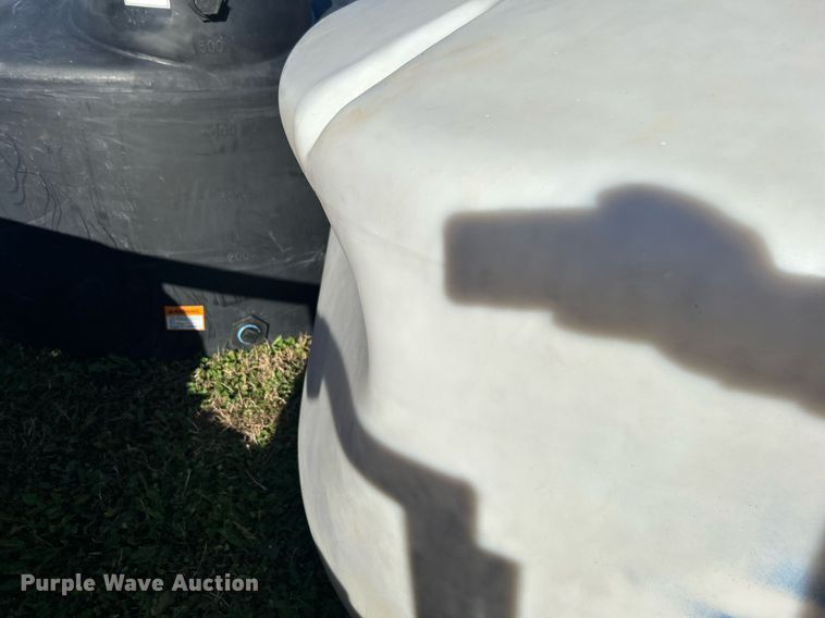 image for item DN0554 (5) poly tanks