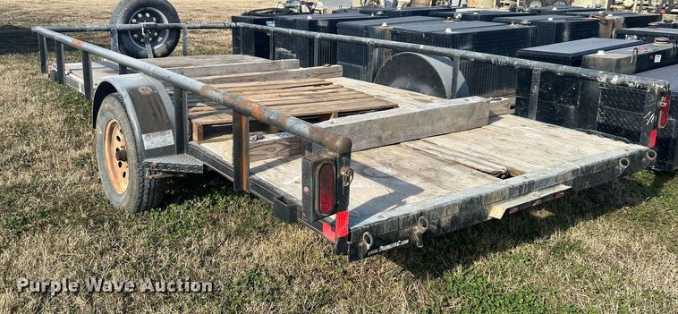 image for item DN0555 2016 Diamond C  utility trailer