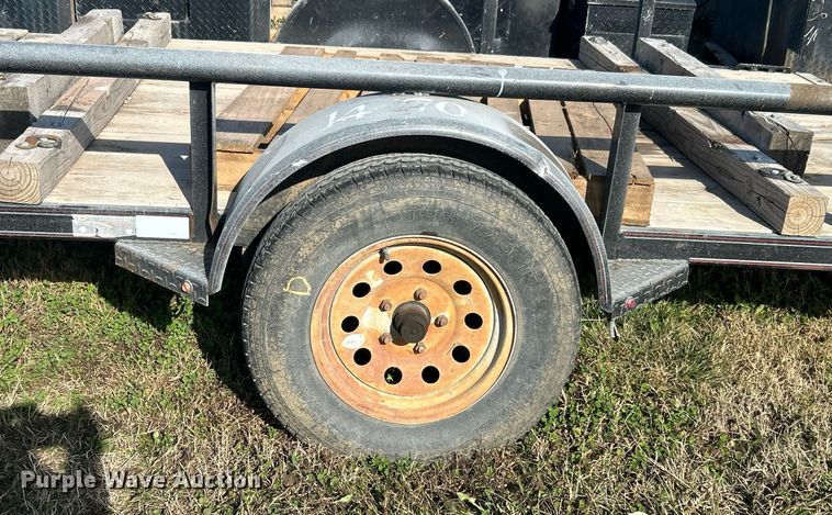 image for item DN0555 2016 Diamond C  utility trailer