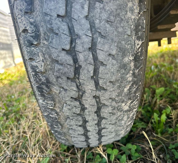 image for item DN0555 2016 Diamond C  utility trailer