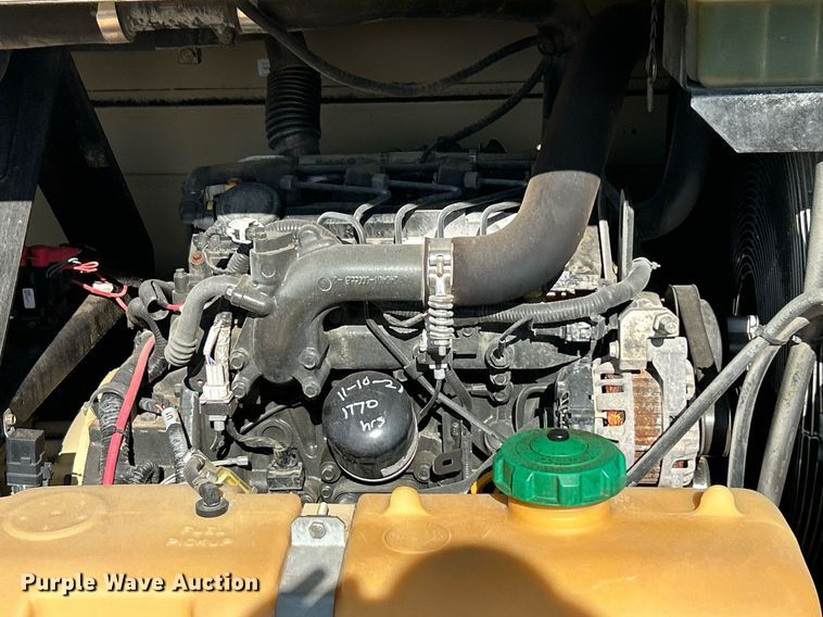 image for item DN0559 2016 Doosan P185  air compressor