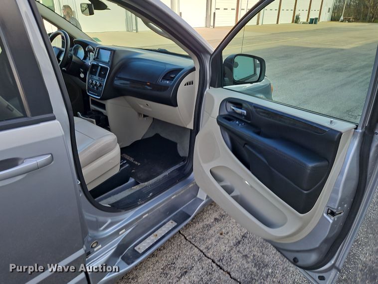 image for item DN7164 2018 Dodge Grand Caravan  handicap accessible van