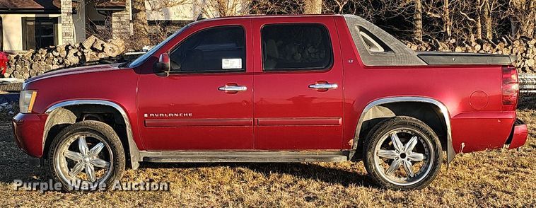 image for item DQ8556 2007 Chevrolet Avalanche  Crew Cab pickup truck