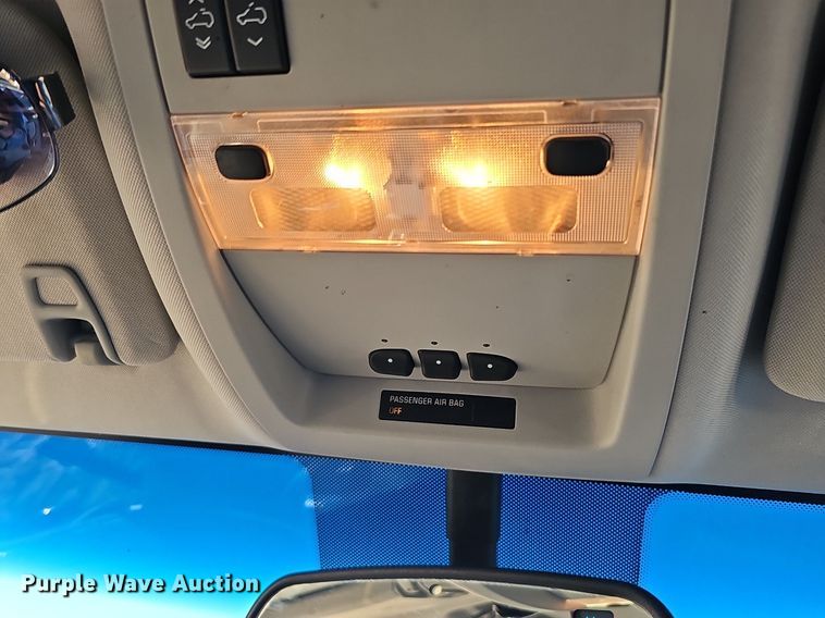 image for item DQ8556 2007 Chevrolet Avalanche  Crew Cab pickup truck