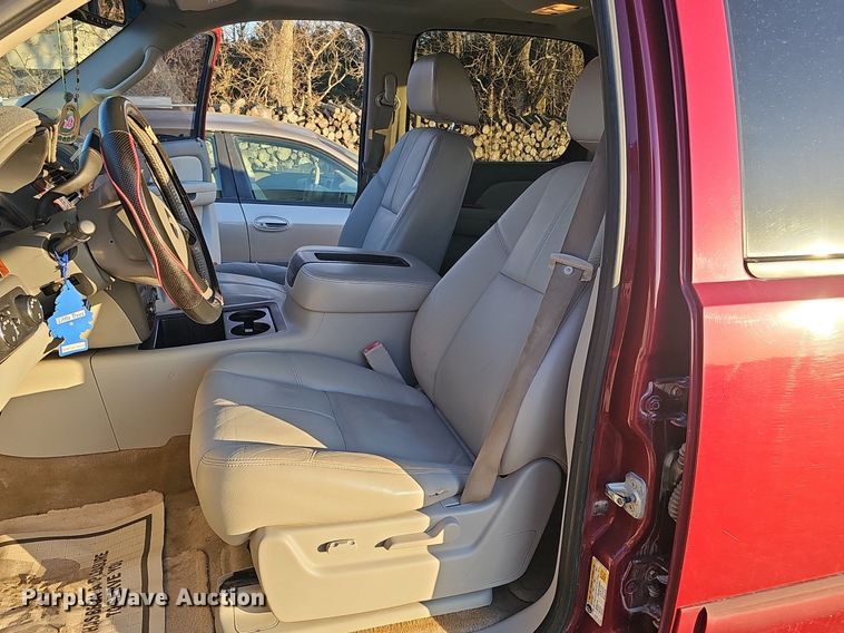 image for item DQ8556 2007 Chevrolet Avalanche  Crew Cab pickup truck