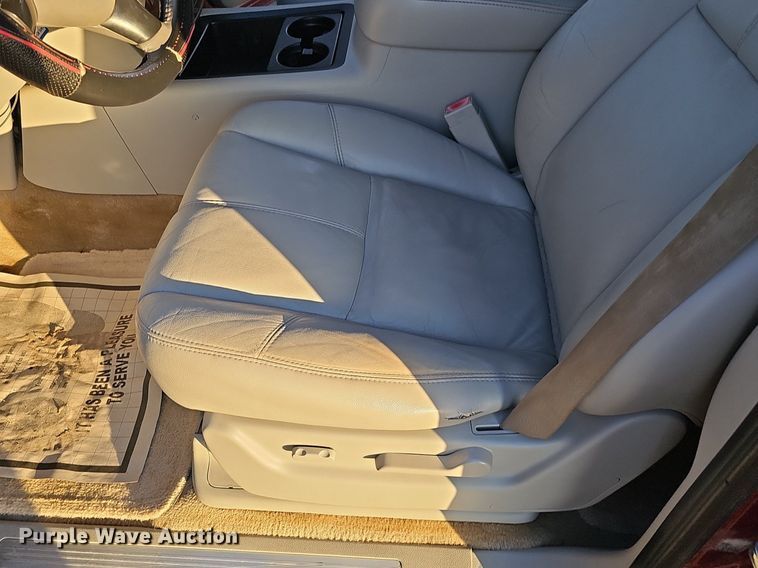 image for item DQ8556 2007 Chevrolet Avalanche  Crew Cab pickup truck