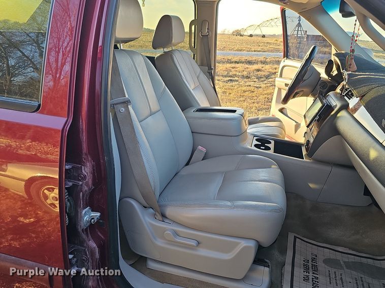 image for item DQ8556 2007 Chevrolet Avalanche  Crew Cab pickup truck