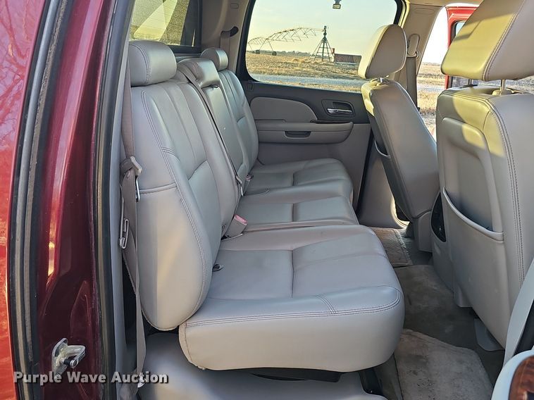 image for item DQ8556 2007 Chevrolet Avalanche  Crew Cab pickup truck