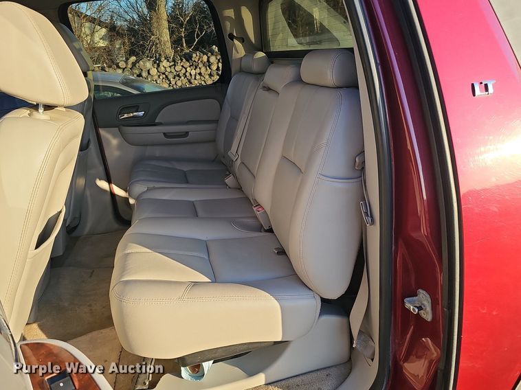 image for item DQ8556 2007 Chevrolet Avalanche  Crew Cab pickup truck