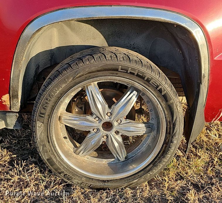 image for item DQ8556 2007 Chevrolet Avalanche  Crew Cab pickup truck