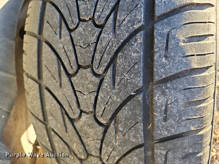 image for item DQ8556 2007 Chevrolet Avalanche  Crew Cab pickup truck