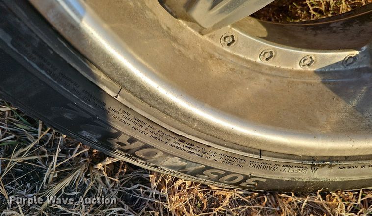 image for item DQ8556 2007 Chevrolet Avalanche  Crew Cab pickup truck