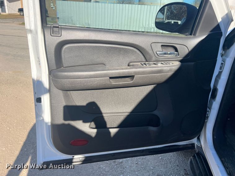 image for item DS2475 2009 Chevrolet Suburban 2500  SUV