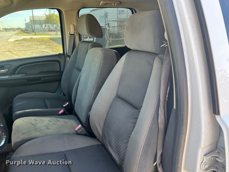 image for item DS2475 2009 Chevrolet Suburban 2500  SUV