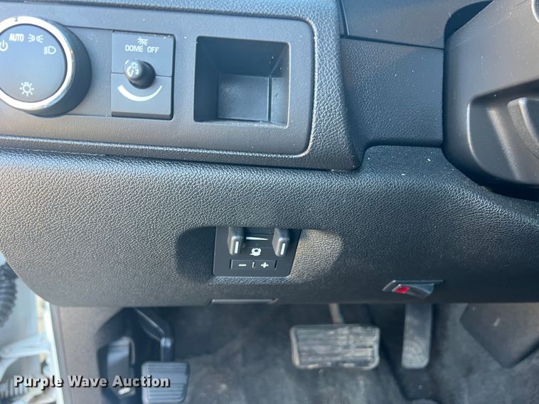 image for item DS2475 2009 Chevrolet Suburban 2500  SUV