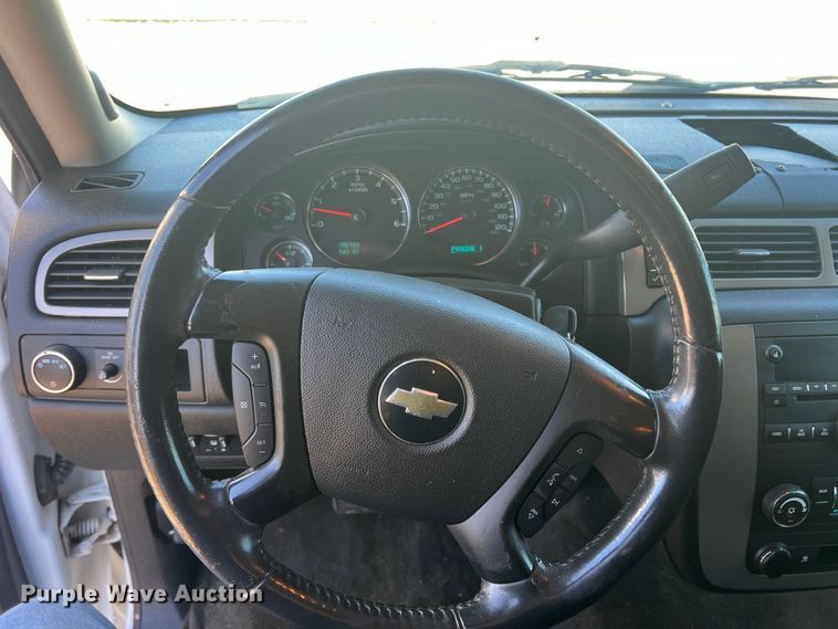 image for item DS2475 2009 Chevrolet Suburban 2500  SUV