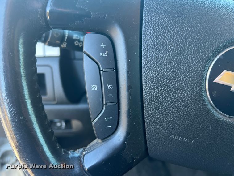 image for item DS2475 2009 Chevrolet Suburban 2500  SUV