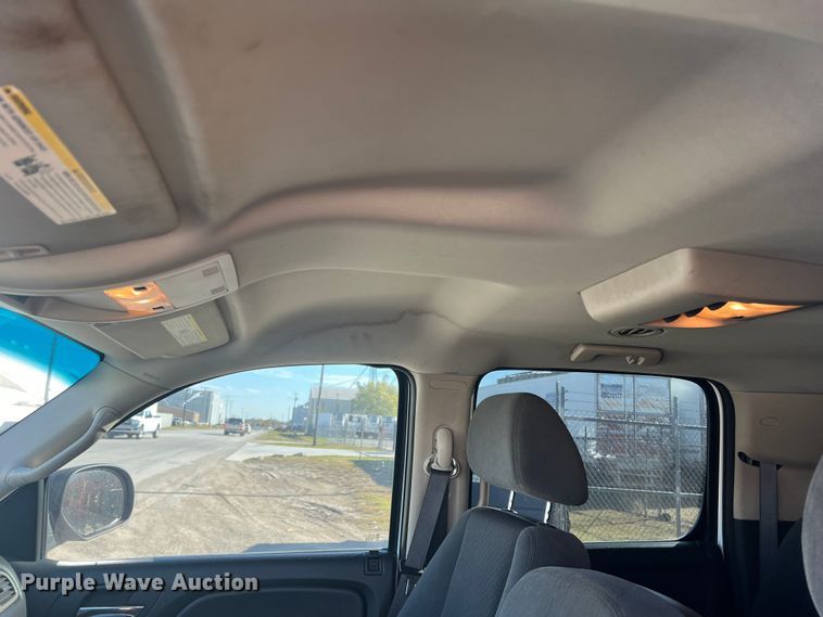 image for item DS2475 2009 Chevrolet Suburban 2500  SUV