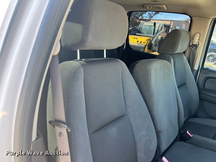image for item DS2475 2009 Chevrolet Suburban 2500  SUV