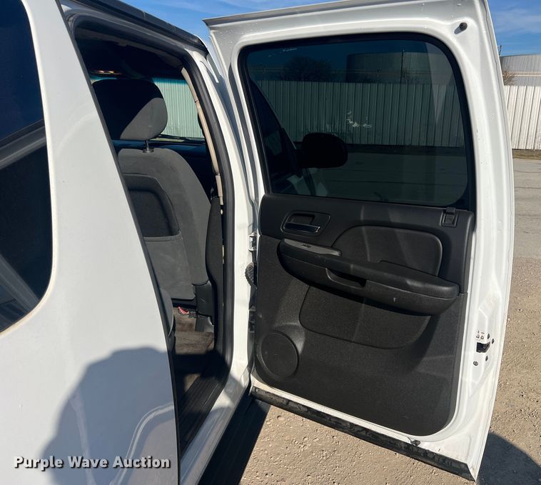 image for item DS2475 2009 Chevrolet Suburban 2500  SUV