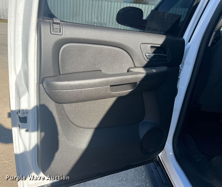 image for item DS2475 2009 Chevrolet Suburban 2500  SUV