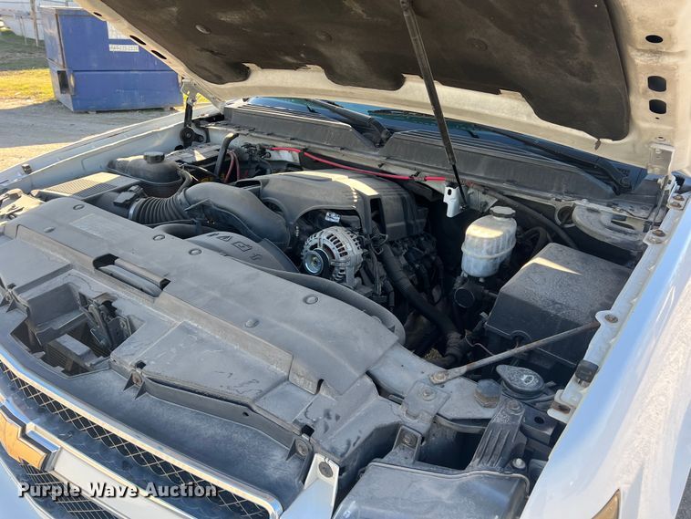 image for item DS2475 2009 Chevrolet Suburban 2500  SUV