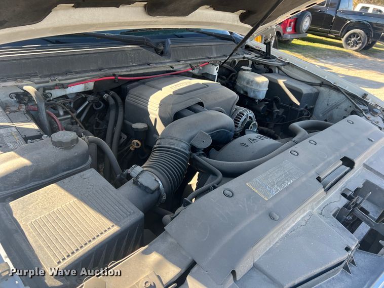 image for item DS2475 2009 Chevrolet Suburban 2500  SUV