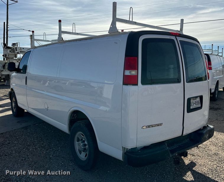 image for item IB9264 2013 Chevrolet Express 2500  van