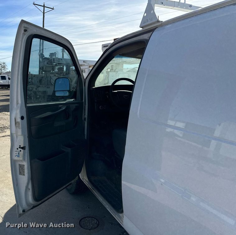 image for item IB9264 2013 Chevrolet Express 2500  van