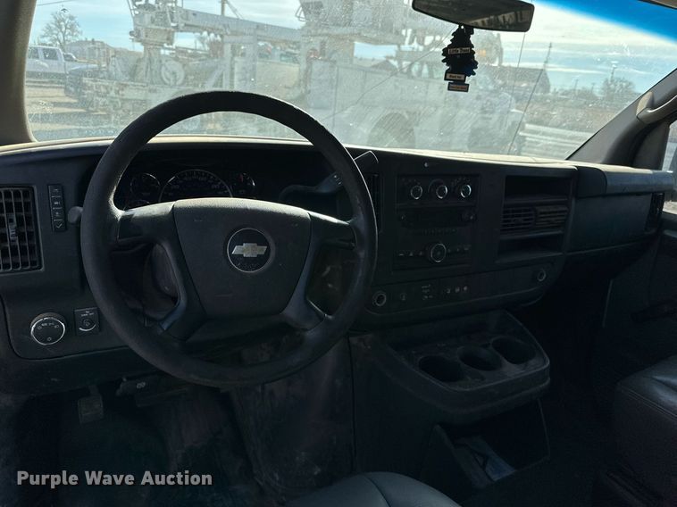 image for item IB9264 2013 Chevrolet Express 2500  van