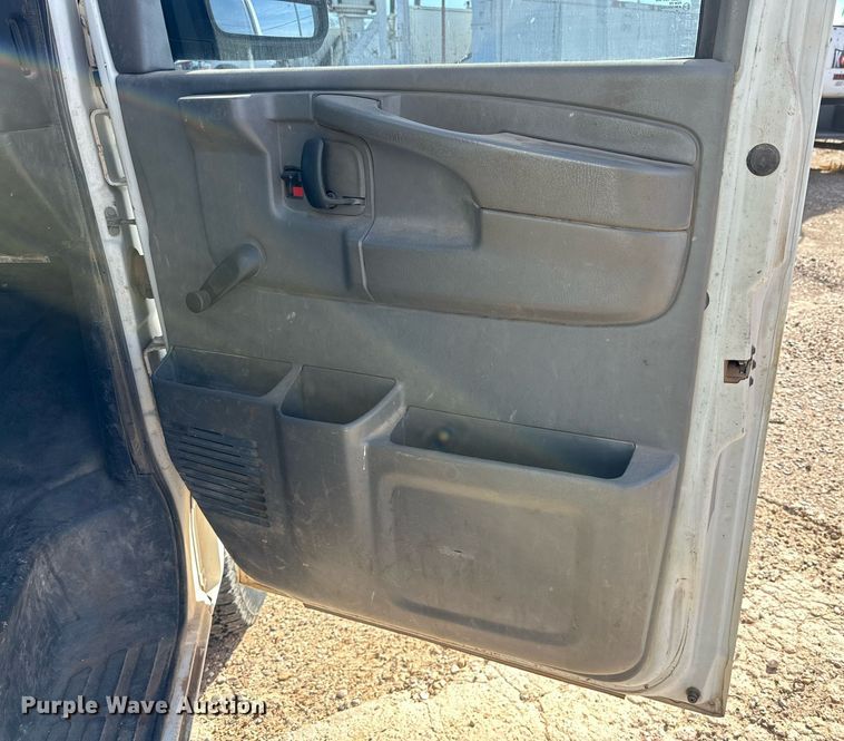 image for item IB9264 2013 Chevrolet Express 2500  van