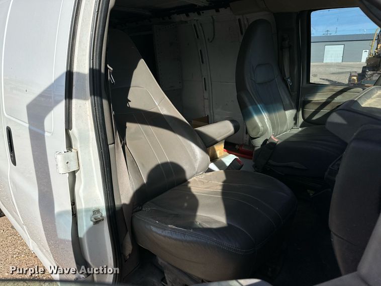 image for item IB9264 2013 Chevrolet Express 2500  van