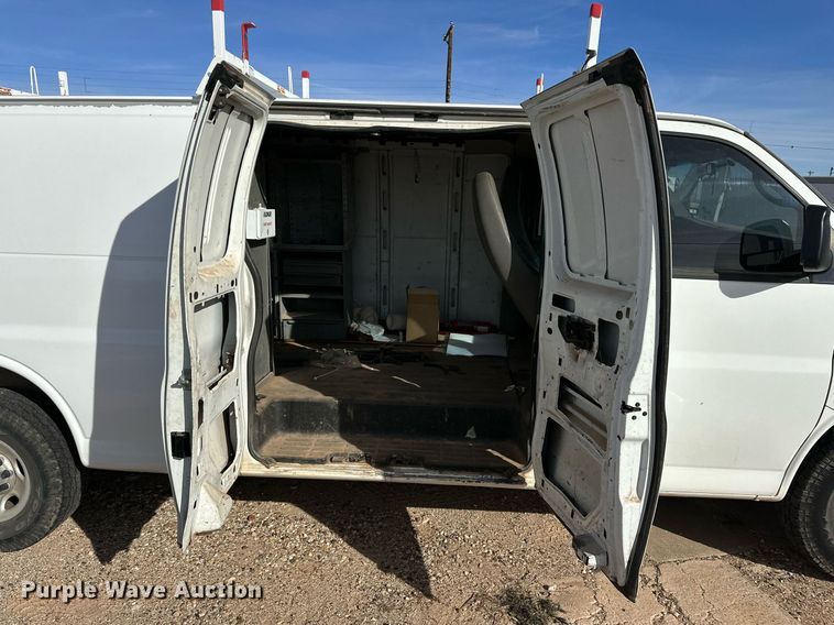 image for item IB9264 2013 Chevrolet Express 2500  van