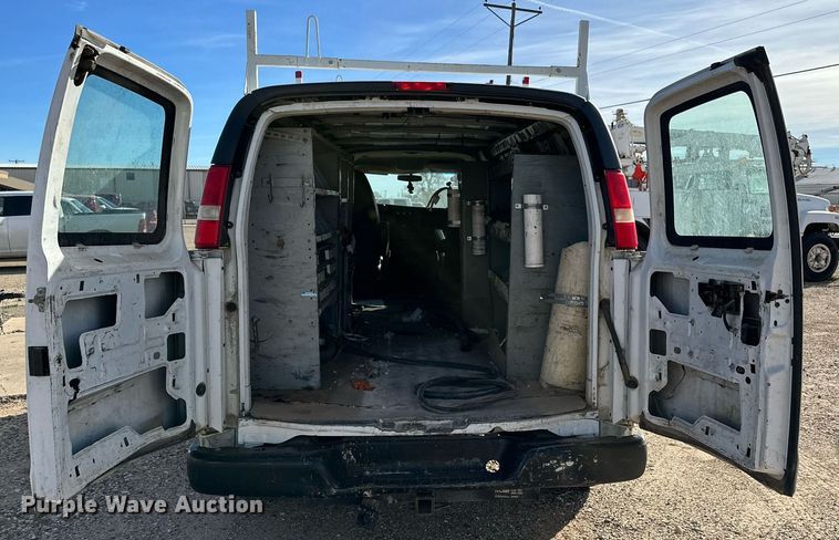 image for item IB9264 2013 Chevrolet Express 2500  van