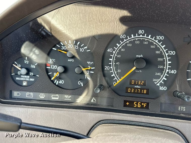 image for item IB9266 1996 Mercedes SL320