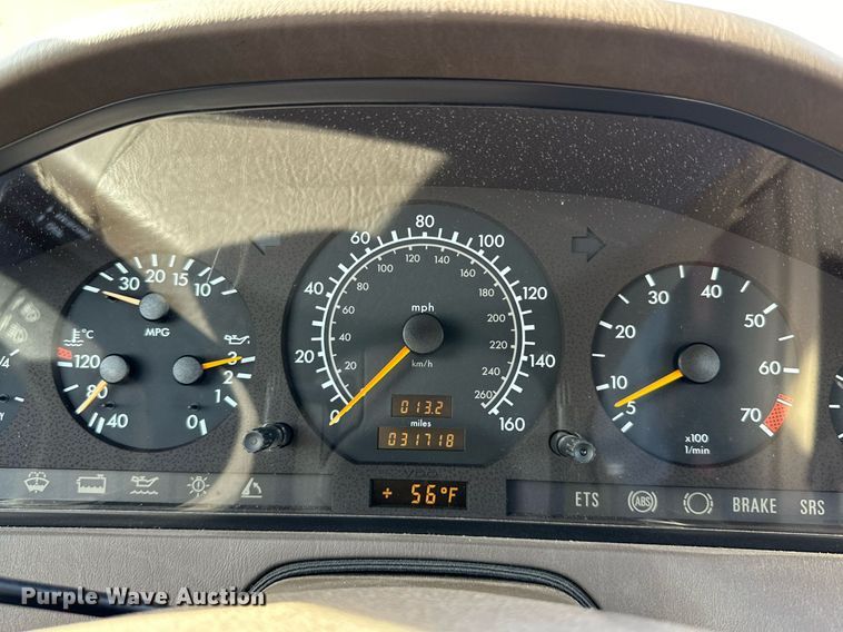 image for item IB9266 1996 Mercedes SL320