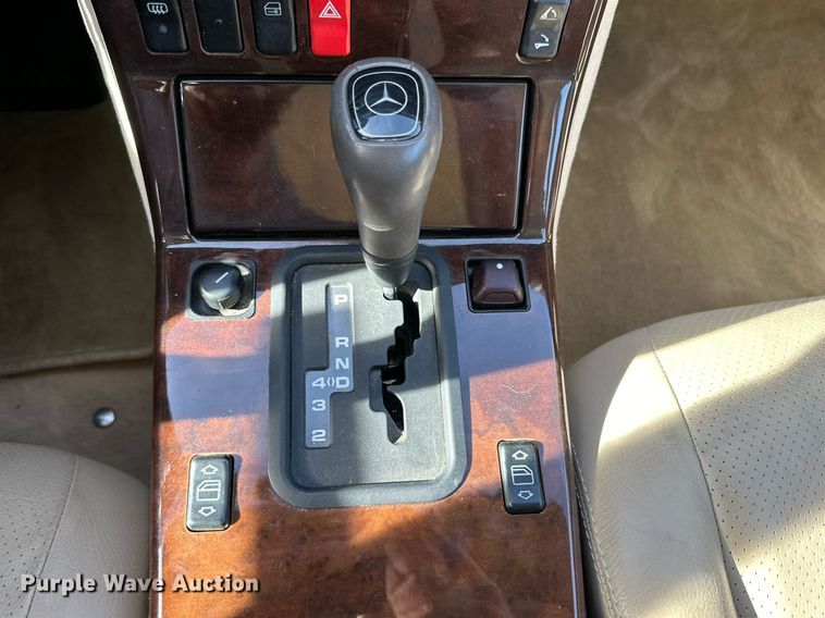 image for item IB9266 1996 Mercedes SL320