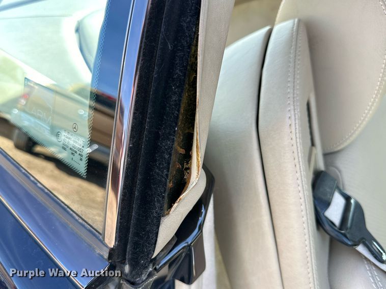 image for item IB9266 1996 Mercedes SL320