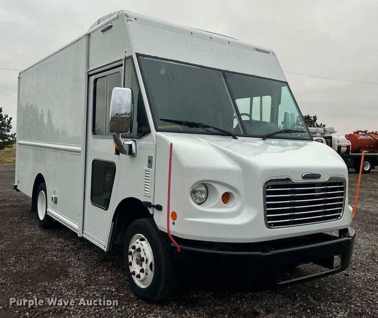 image for item KH9687 2017 Freightliner  MT45 refrigerated delivery truck 